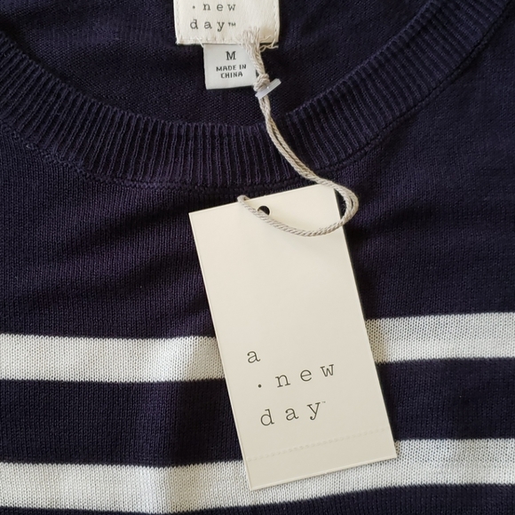 A NEW DAY SWEATER 🙂 - Picture 2 of 6